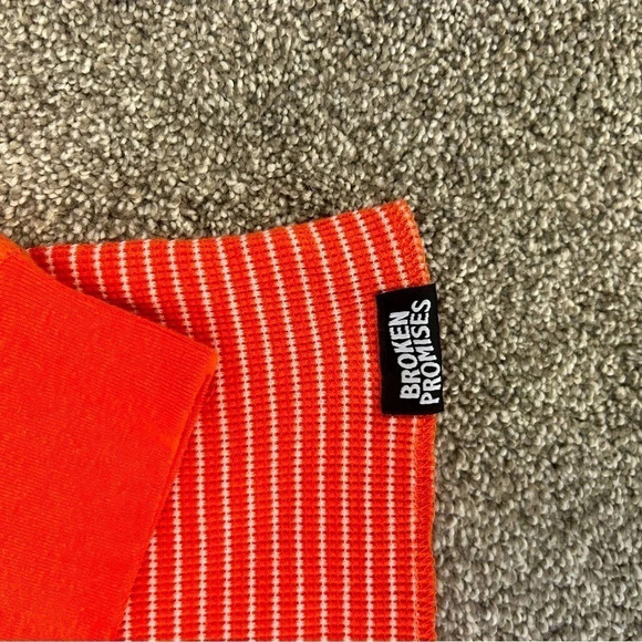 Men’s Broken Promises long  sleeve waffle Size M great condition - Picture 6 of 8